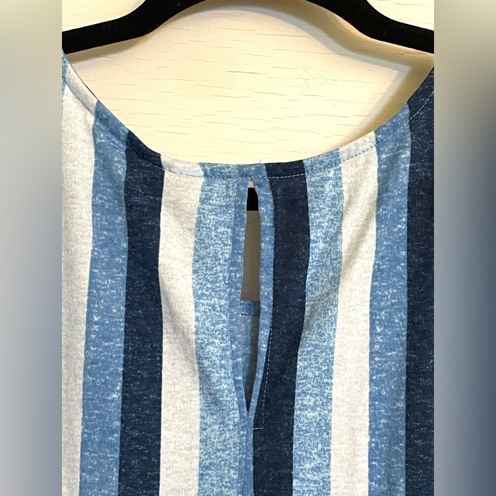 LuLaRoe Women’s Medium Eliana Tiered Tank Top • Blue Vertical Stripes Sleeveless - Picture 10 of 13